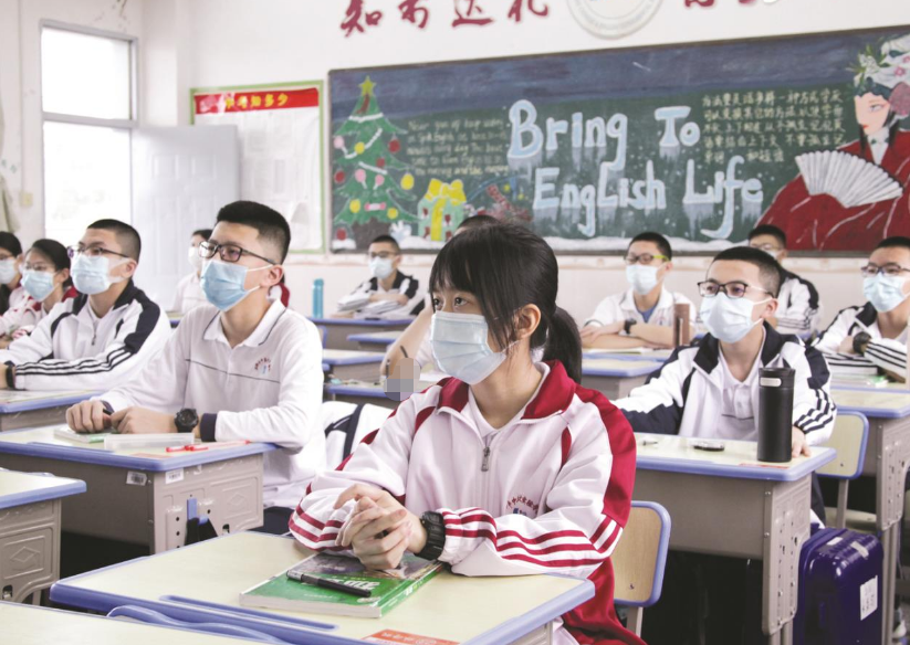 住房公积金|师生互殴，只因学生考10分师生爆发冲突，从教室打到了办公室