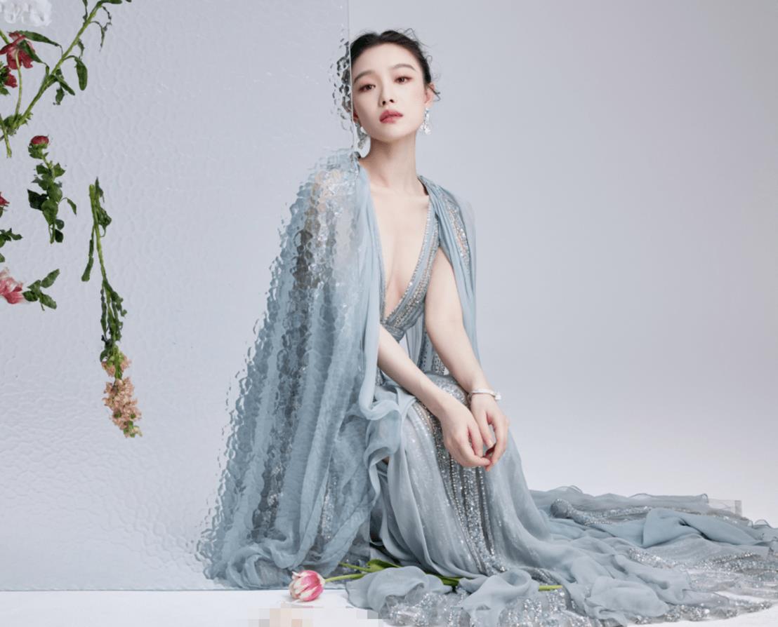 |高叶真空西装惊艳红毯,李小冉皱纹明显,倪妮白皙如雪