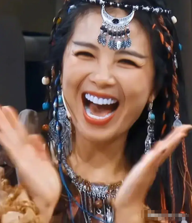 刘涛一口蓝牙上热搜,网传值300万,网友调侃:这牙能连接音响吗