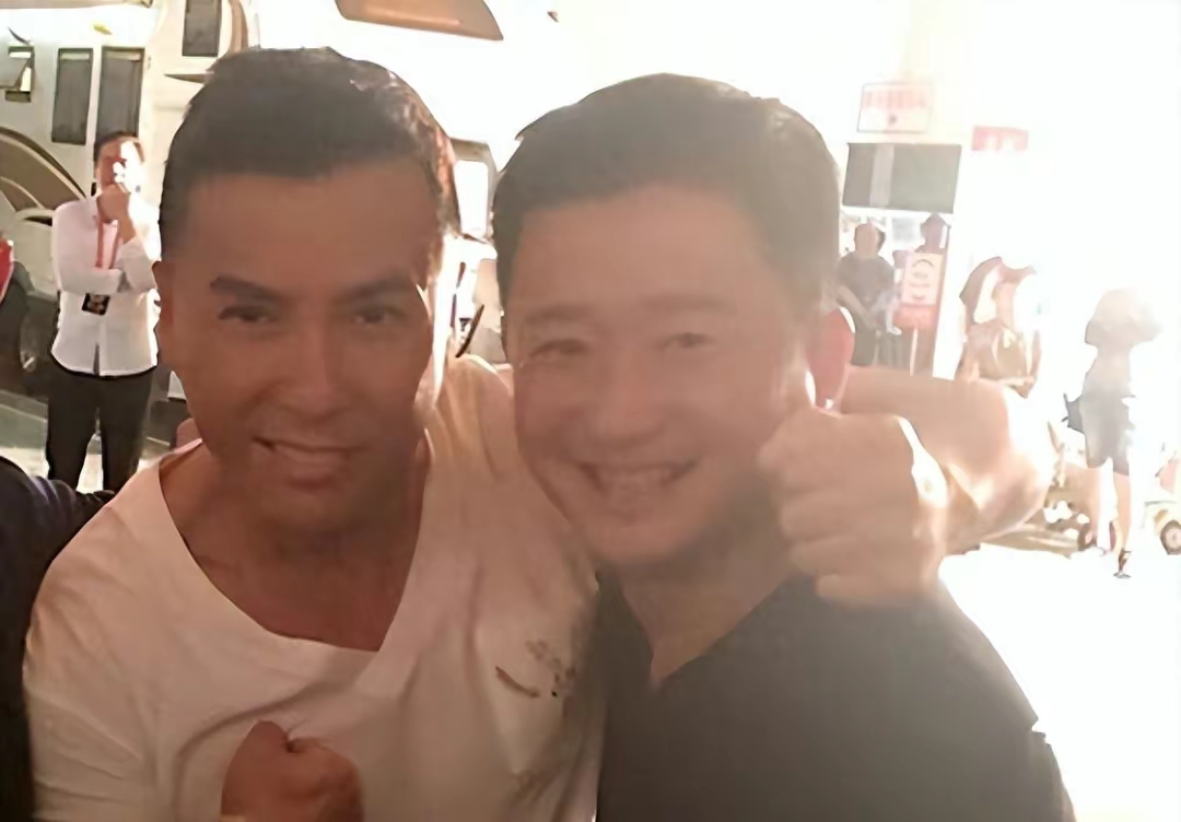 活生生骗了我们49年！原来他就是吴京的父亲，难怪吴京能大红大紫