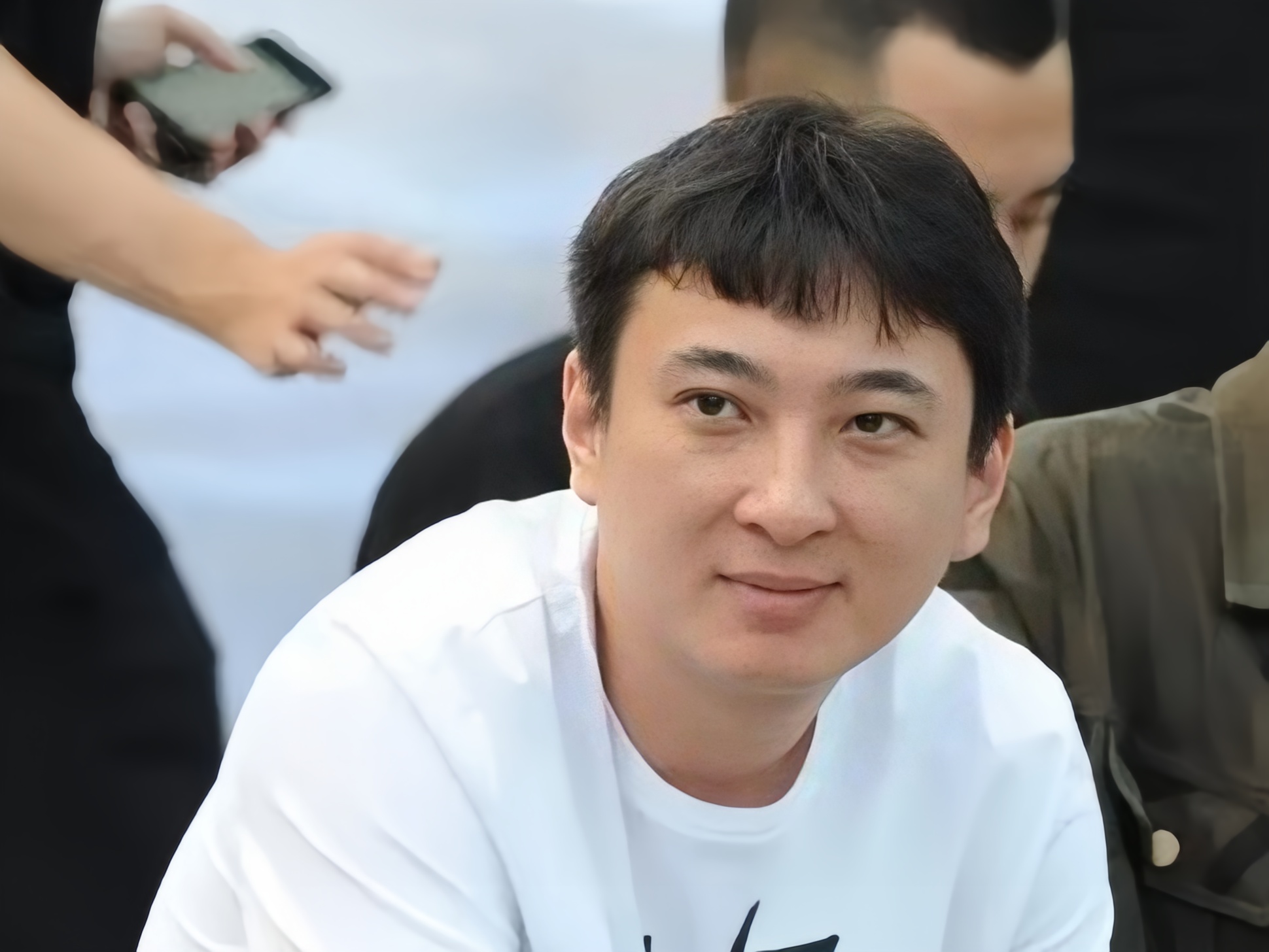 王思聪向赵丽颖表白，发誓用毕生力量呵护她，到底是真爱还是炒作