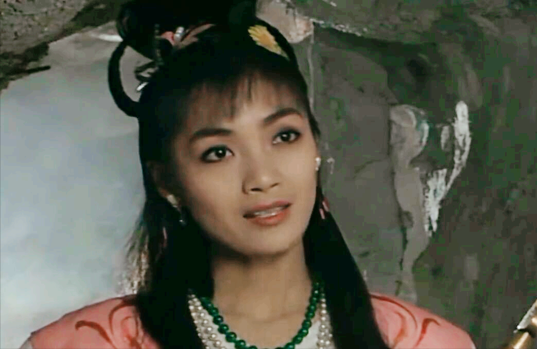 赵露思 同样是演侠女，以前的女演员造型又美又飒，现在的高马尾们脸红吗