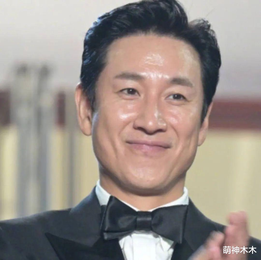 李善均去世现场曝光！用塑料布包裹车子，法医现场取证调查死因