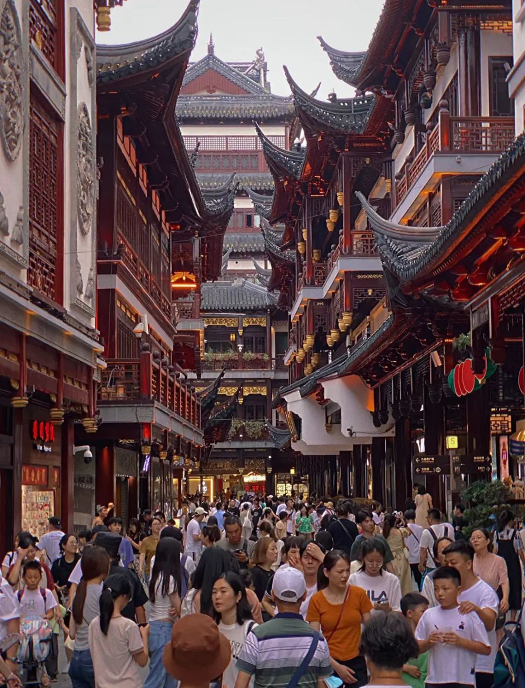上海市|国庆长假，能把你挤成纸片的十大景点，要去请三思