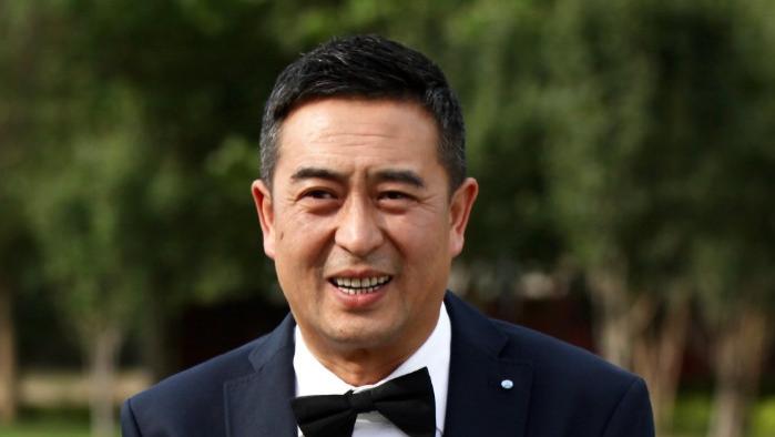 影帝张嘉译被传婚变！晒同框照两人全程零交流，知情人出面透真相