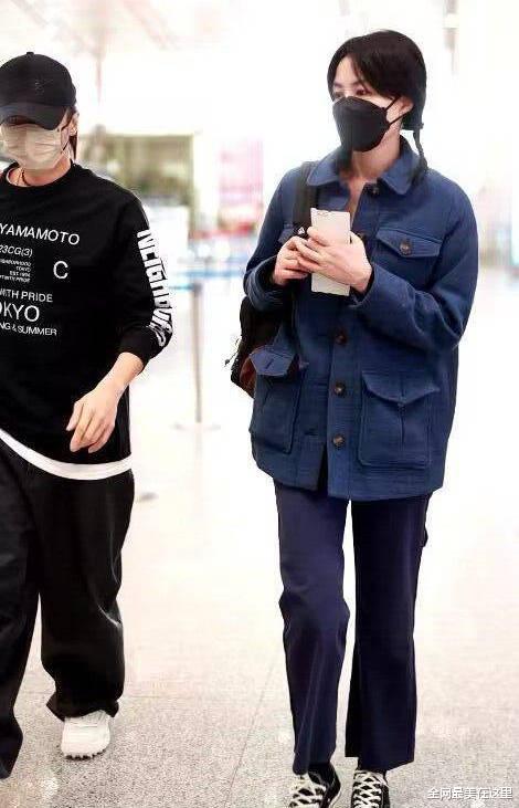 谢霆锋|王菲爱惨了谢霆锋!53岁扎麻花辫扮成小姑娘,穿休闲装毫无天后范