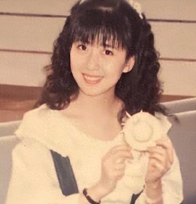 知名女星被曝出轨女助理,前夫下场狂撕,11岁的儿子出面力挺