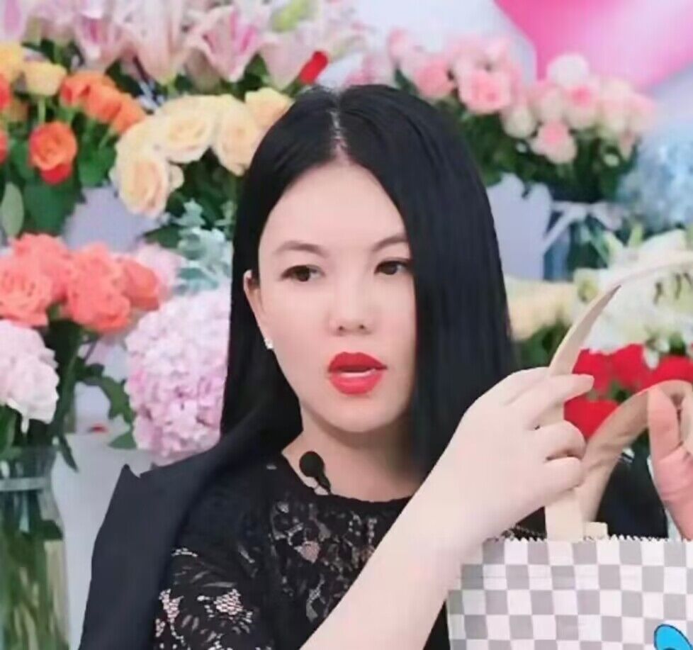 一个李佳琦团队赶上整个华润超市!数位明星翻车已停播,画面曝光