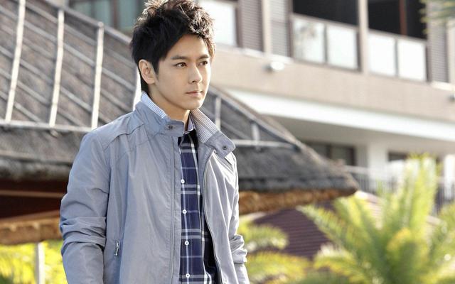 刘雯|娱乐点评:肖战、关晓彤、杨洋、刘晓庆、林志颖、章子怡