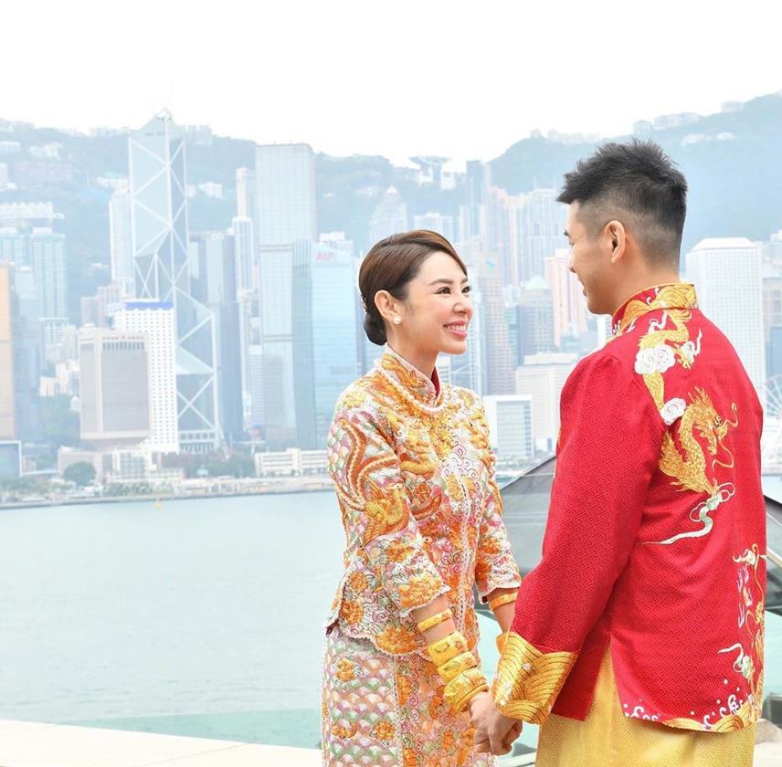 她是TVB童颜花旦,朱永棠小姨子,嫁拍拖8年男友豪宅曝光仍要工作!