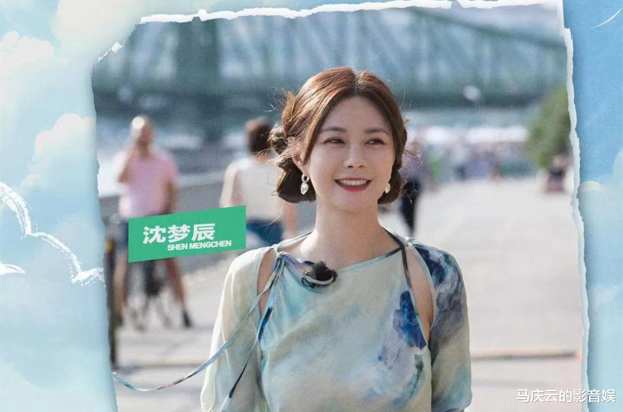 《中餐厅》沈梦辰当店长，穿制服，创营业额纪录，真比黄晓明强