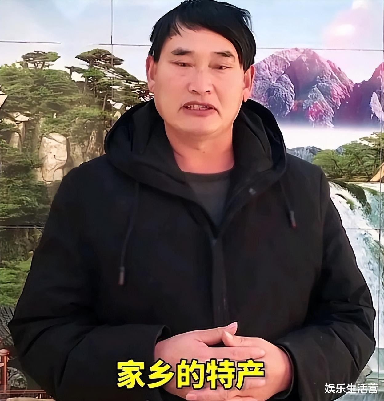 大衣哥儿子朱小伟出道拍广告，子承父业未来可期，二婚后身材暴瘦