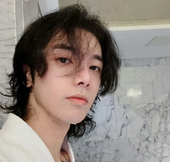 33岁的华晨宇,又出事了...