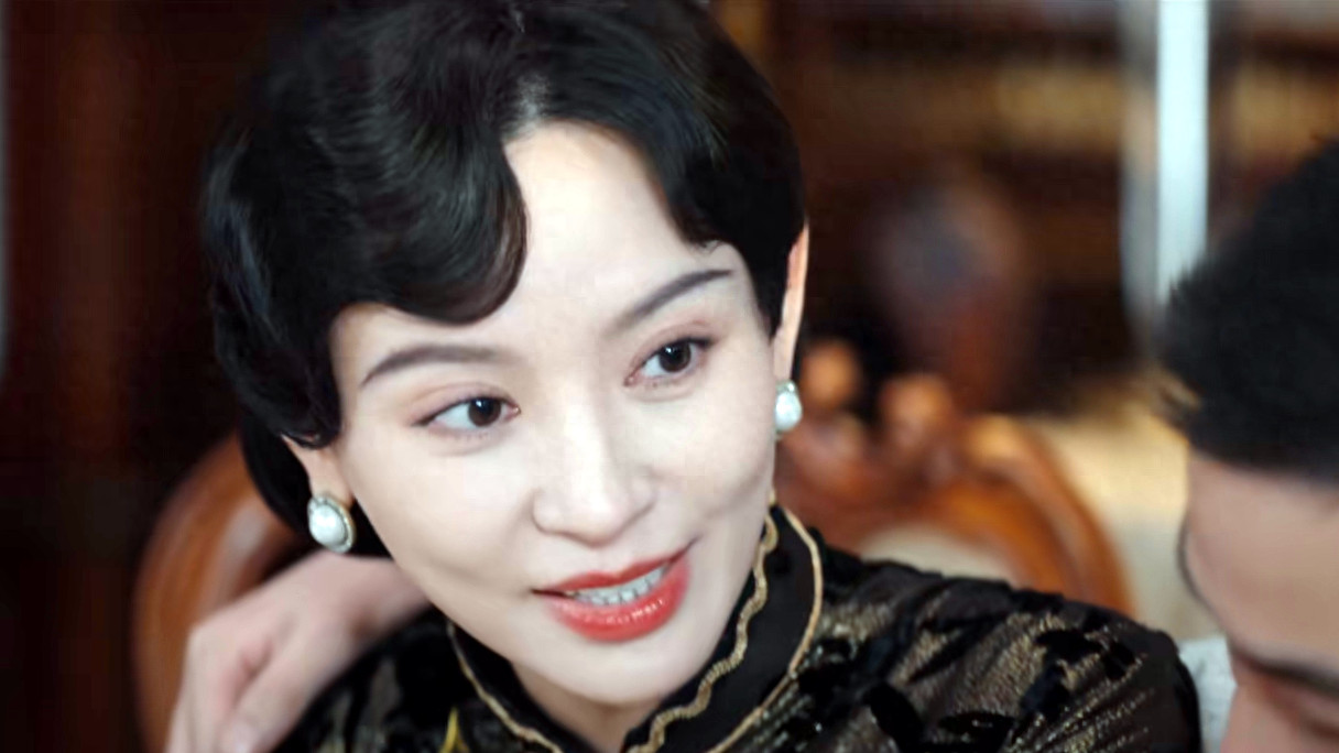 央视《无所畏惧》首播将至，躲过了热依扎，却被33岁女2号惊艳