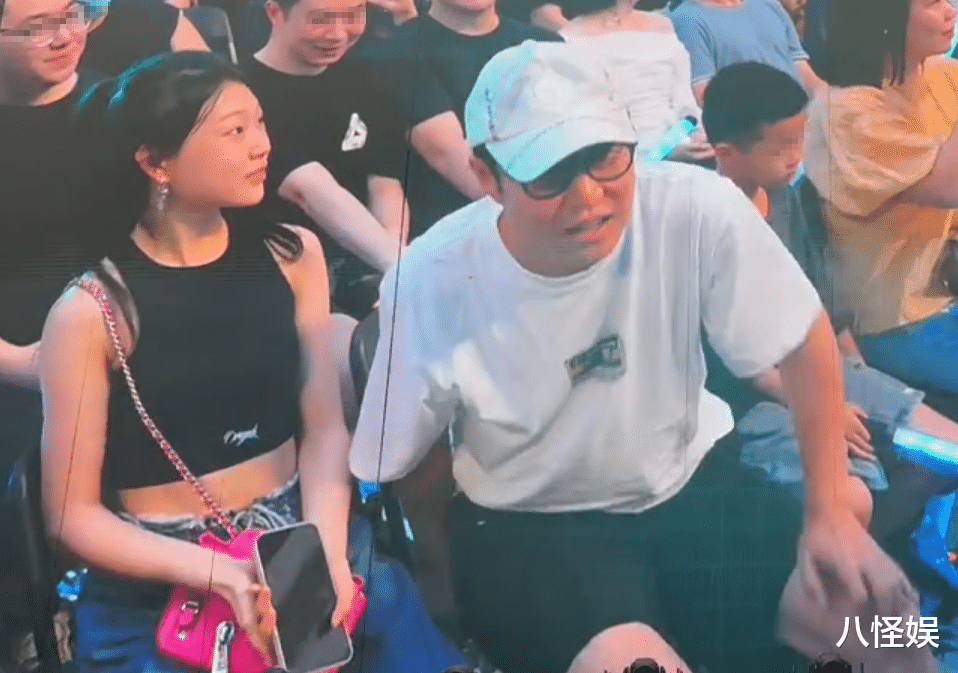 小沈阳携女现身薛之谦演唱会,16岁佳润女大十八变,高级脸太惹眼