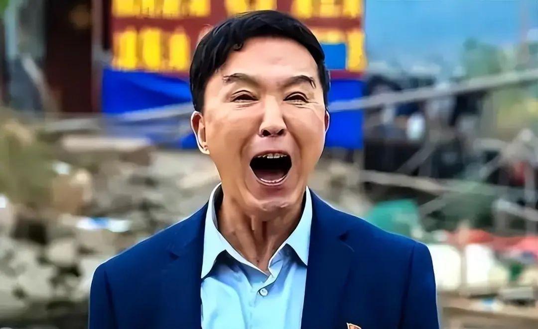 62岁费翔对比60岁吴刚,自然老去和医美老去的差距一目了然