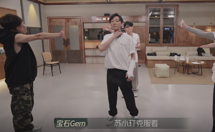 《披哥3》“问题”哥哥群像:抱团挤人、自我专制、死赖着不走