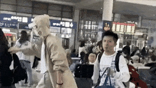 谢娜|张杰谢娜道歉再起波澜，内娱的毒瘤被扒得“底裤”都不剩了