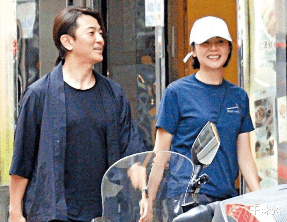 郑伊健|郑伊健夫妇现身日本遛弯,男方被侃穿裙子,夫妻开日本房地产公司