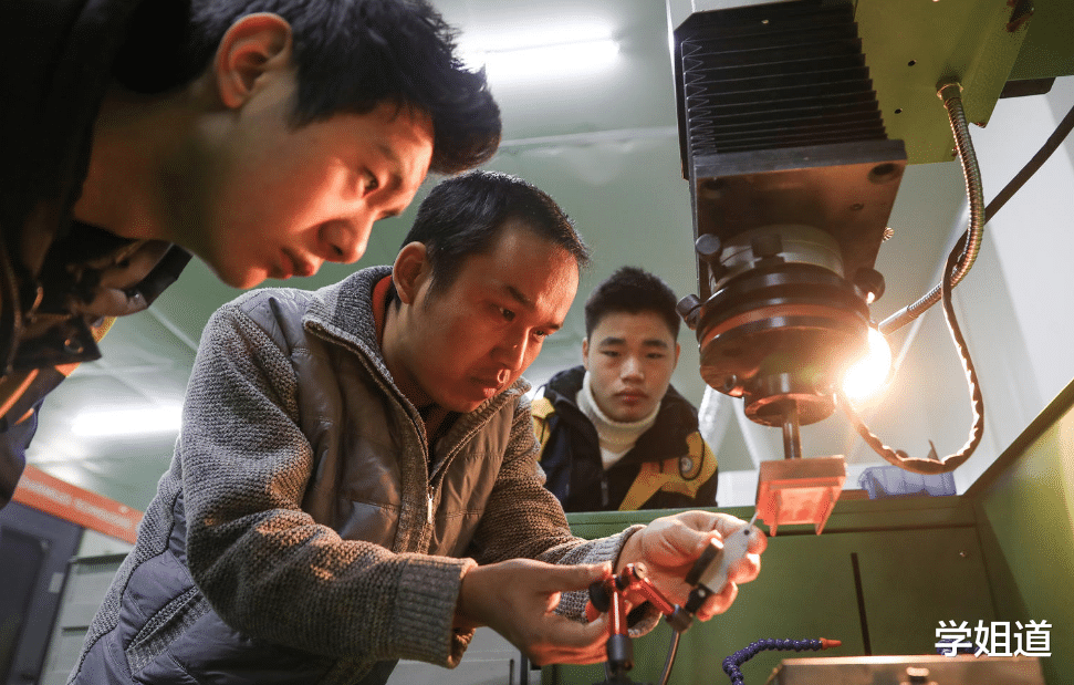 职业教育|不要被学历限制,职业教育也需大力发展,提升地位和质量是重点