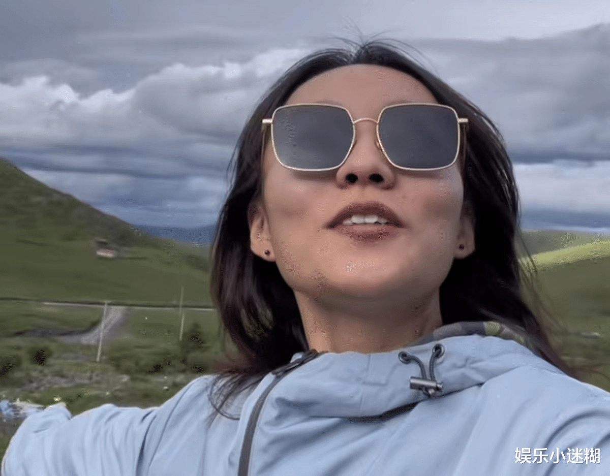 疯产姐妹解散后，邵雨轩卧床吸氧，张小花吸粉无数，网友：活该