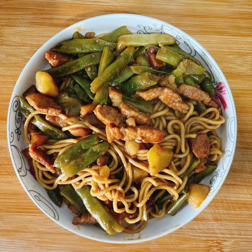 豆角焖面|豆角焖面详细教程