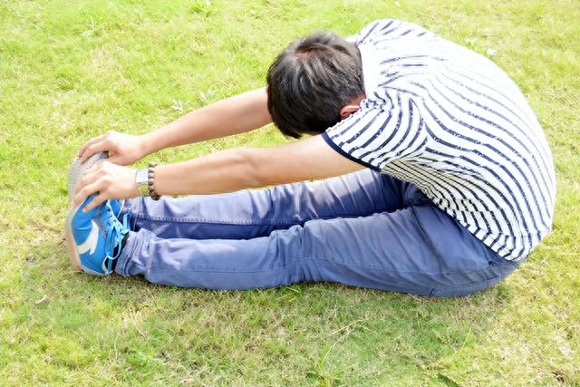 肠道是否健康，看排便时间！肠道好的人每天都是几点钟排便？