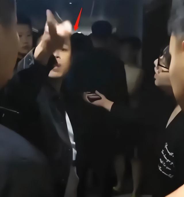 外星文明|“谁不服,来打我”,辽宁一职校老师黑社会式查寝,校方回应了