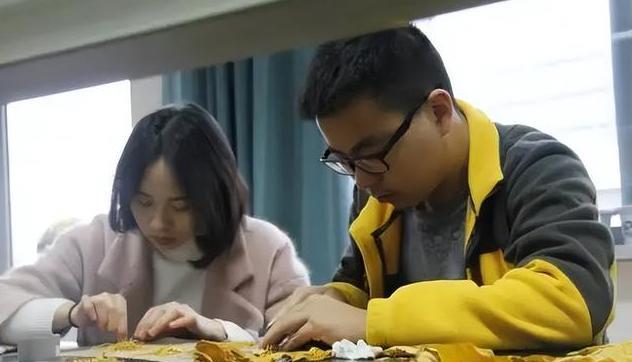 杨幂|情侣双双入职烟草公司,发出的薪资明细让人羡慕,年终奖属实可观