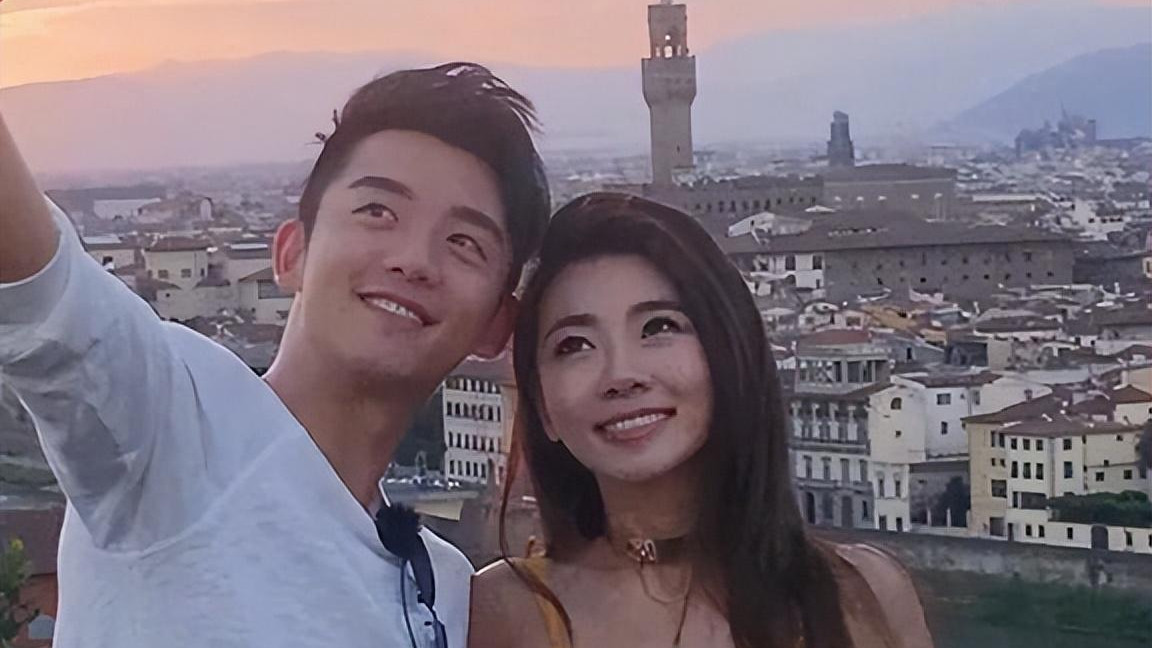 程晓玥|郑恺前女友程晓玥晒孕期照，穿吊带秀超大孕肚，不p妊娠线超自信