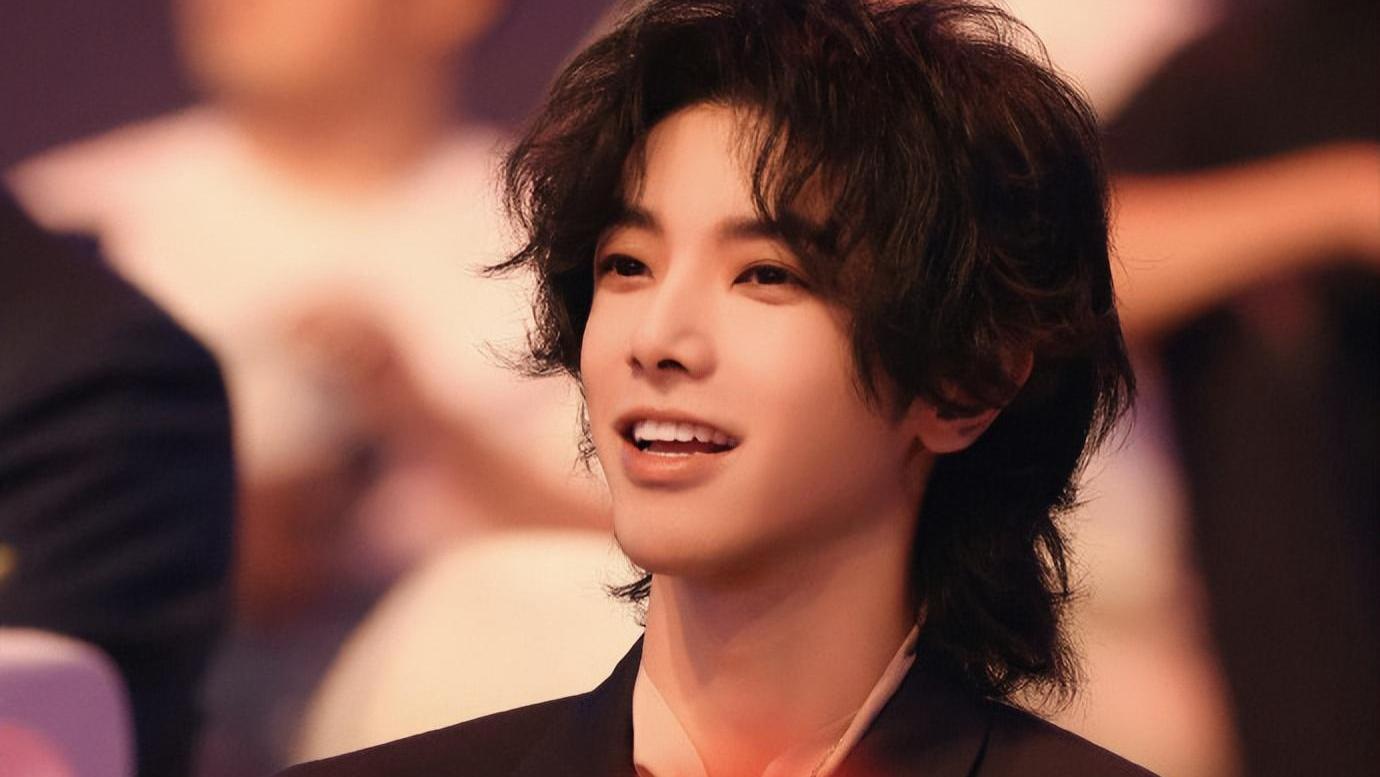 央视抛弃华晨宇，乐坛永远的神，终究为他的骄傲放纵，付出了代价