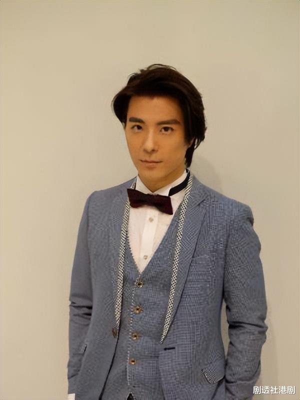 张景淳|秘婚？TVB小生现身内地摆摊卖鱼蛋，左手戴婚戒引网友关注感情状态