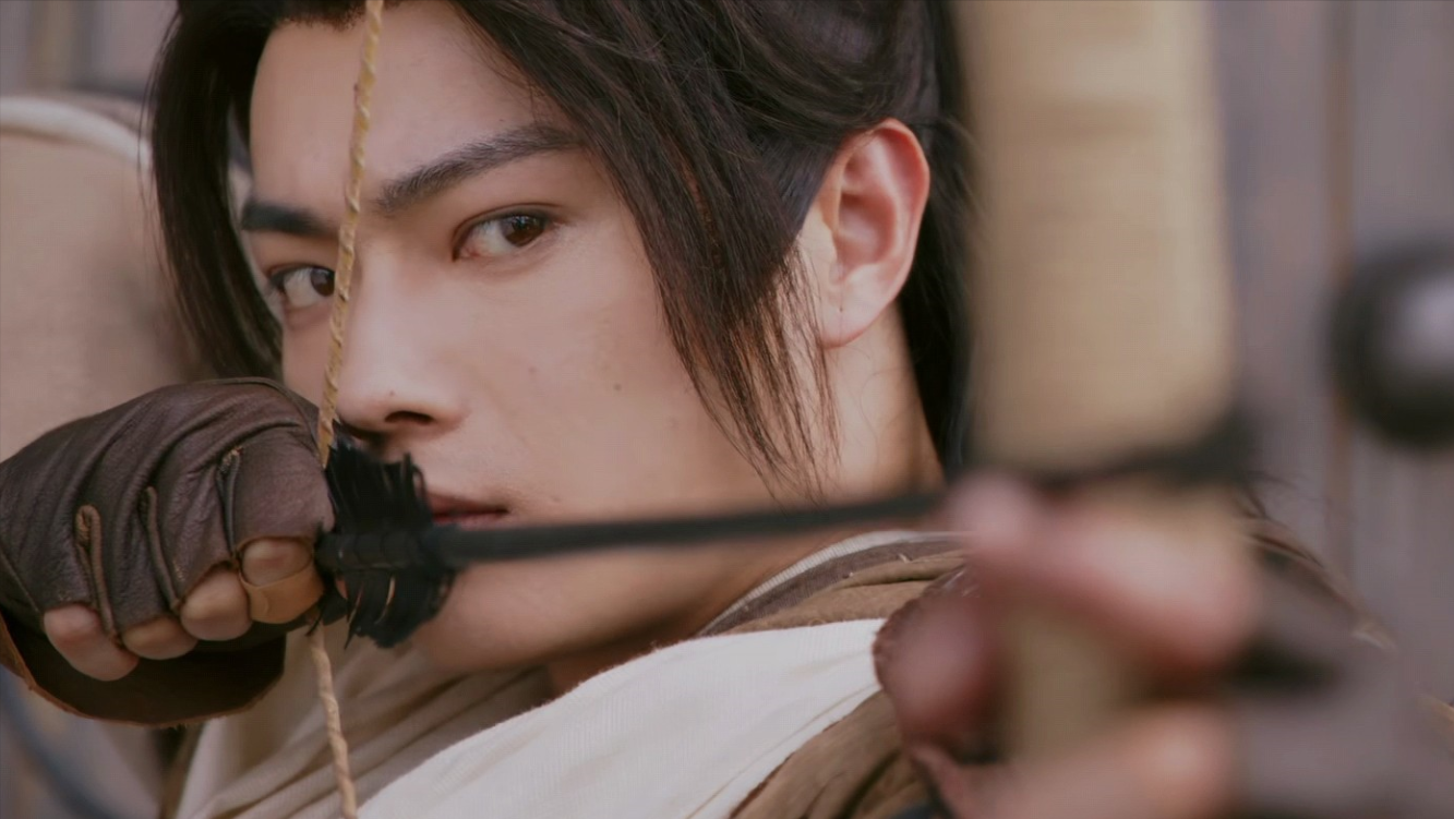 没想到，快到年底了，35岁景甜会以这种的方式，打出一副“王炸”