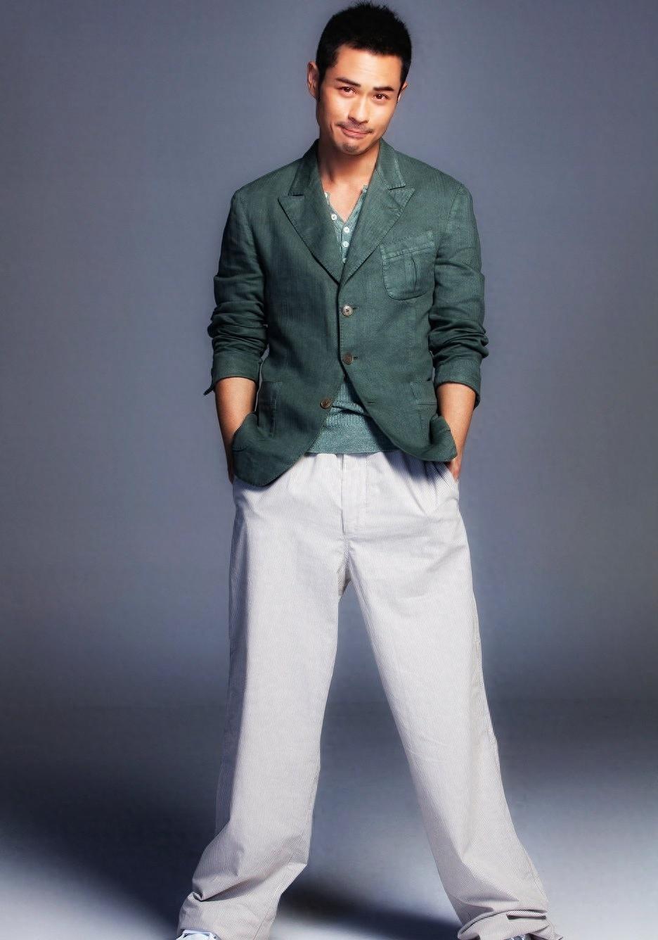 名气不小的郑嘉颖，为何在《披荆斩棘》很落寞