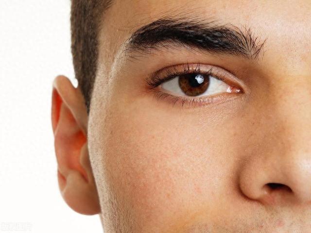 男性50岁以后，眉毛突然变长，说明了什么？多数人或许还蒙在鼓里