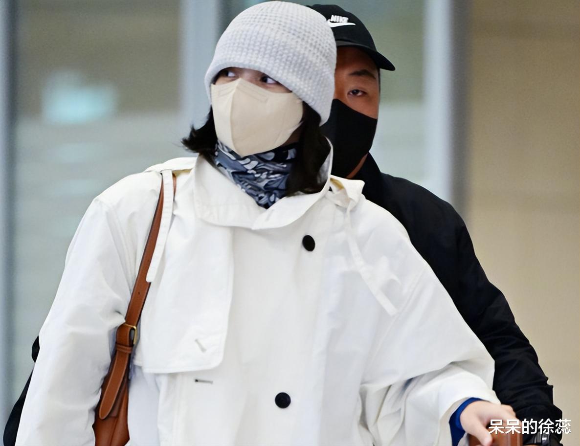 Lisa经历掉粉危机,机场几乎无人接机,加盟疯马秀或成败笔