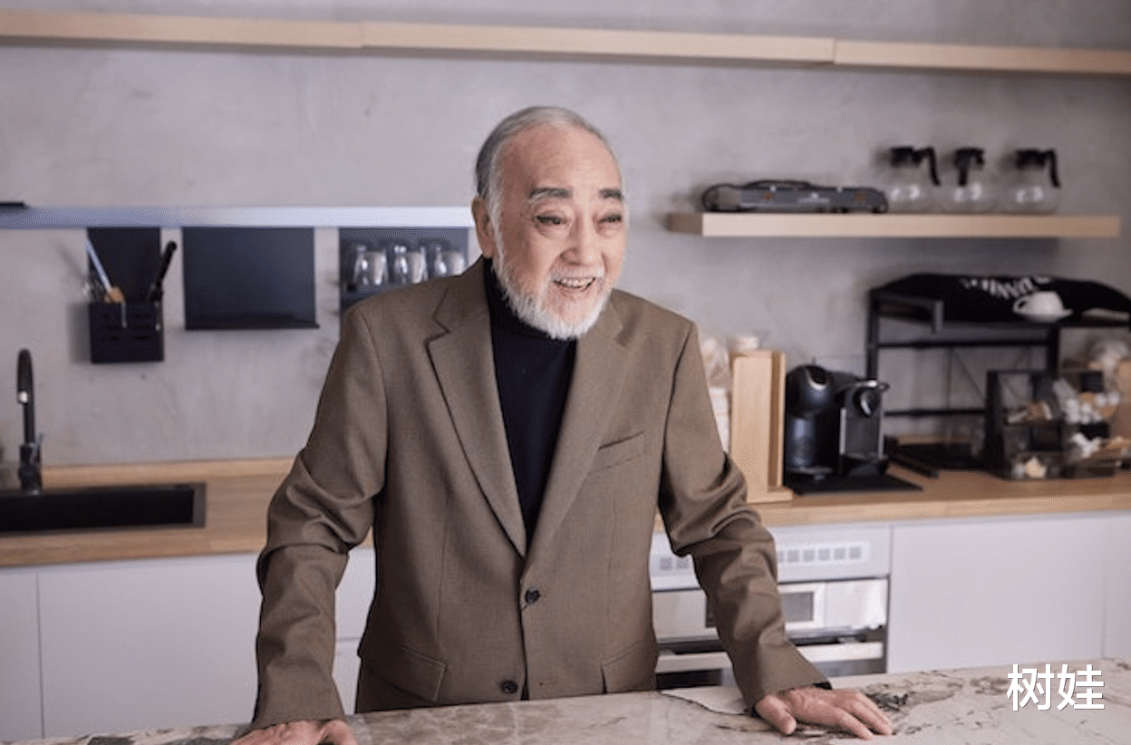 82岁TVB绿叶自曝单眼失明,仍坚持每天跑步,家人移民后常年独居