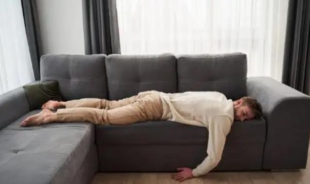 |90后重点大学学历，求职多次碰壁，不愿工作，靠父母养活该咋办