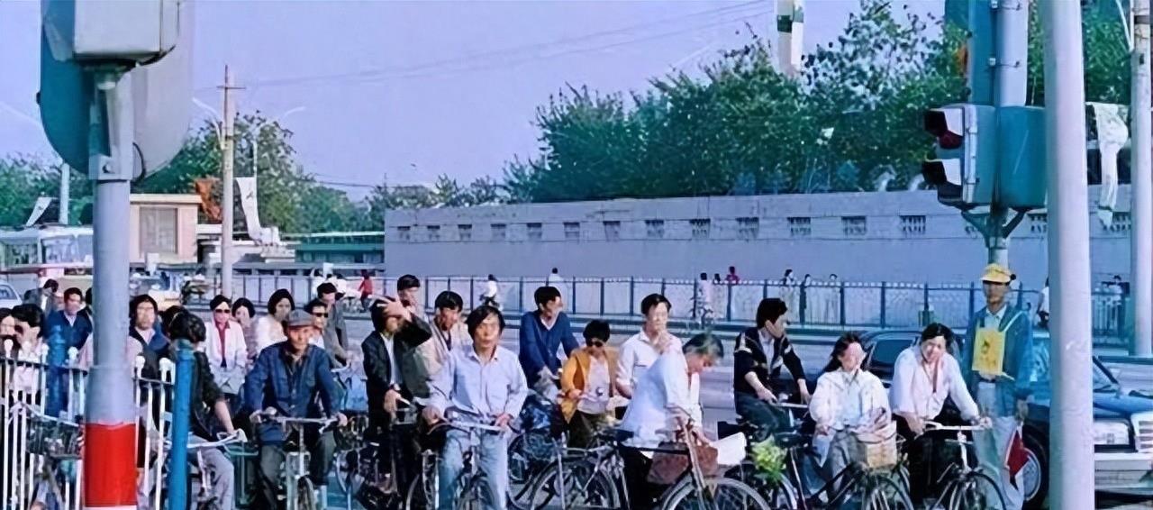 七八十年代的“铁饭碗”,当时人人追捧,如今已沦为社会底层职业