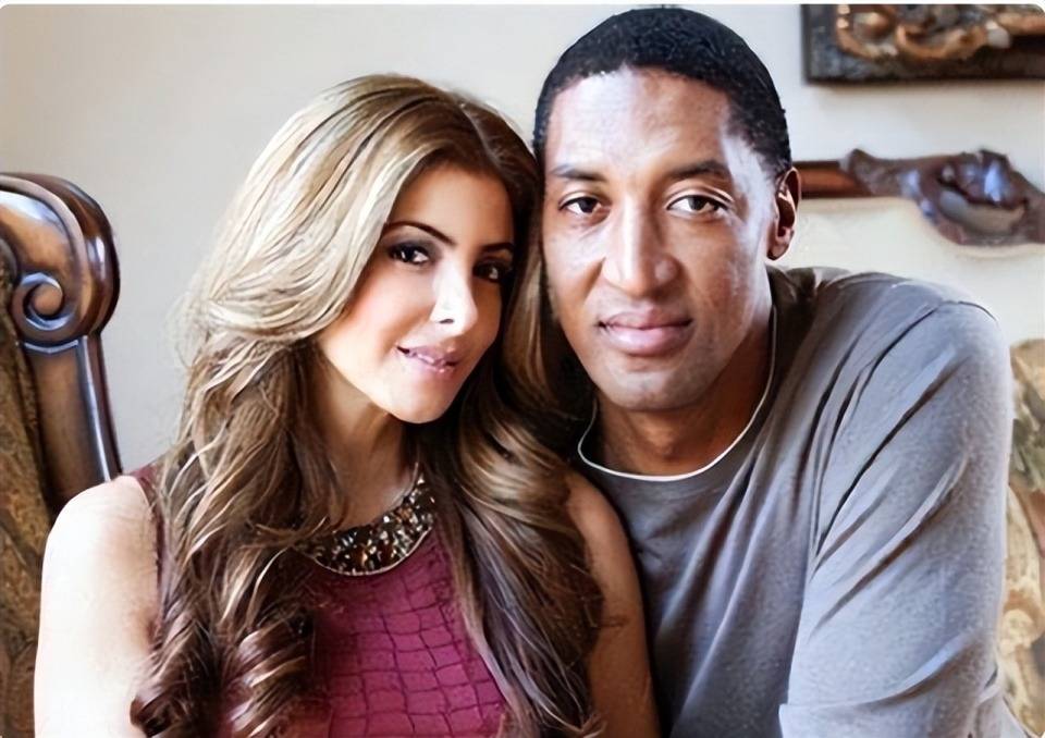 公牛传奇迈克尔-乔丹有5个孩子,他和前妻胡安妮塔生了2男1女