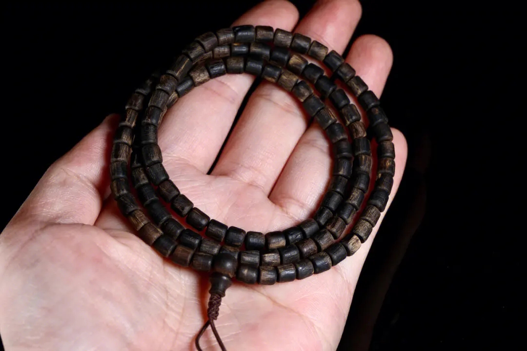 沉香手串|10000能挑选到，什么品质的沉香手串？