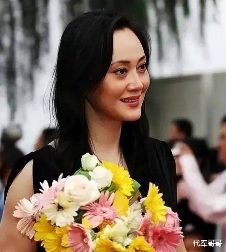 年轻时出国享受,如今回国养老,这5位明星的如意算盘打得真是响