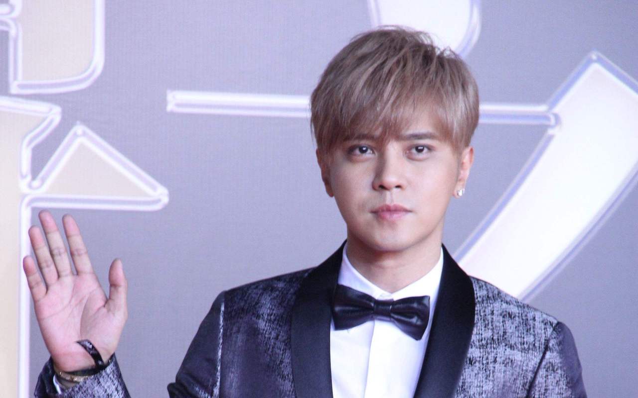 罗志祥“变性”在泰国重新出道,网友感叹:疯得不像正常人