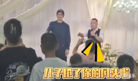 金世佳参加表弟婚礼，儿子罕见曝光长相帅气，和漂亮老婆隐婚多年