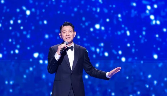 央视这次是真没给面子,删了“歌神”全部片段,曾公开否定毛不易