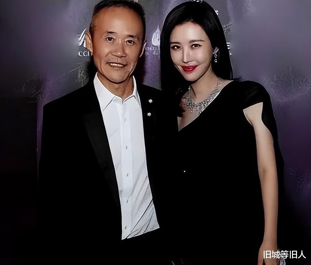田朴珺|真离了?田朴珺回应与王石婚变,办书院疯狂捞金,多层关系引争议