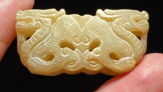 明以前 和田玉籽料 透雕 双龙纹 剑格