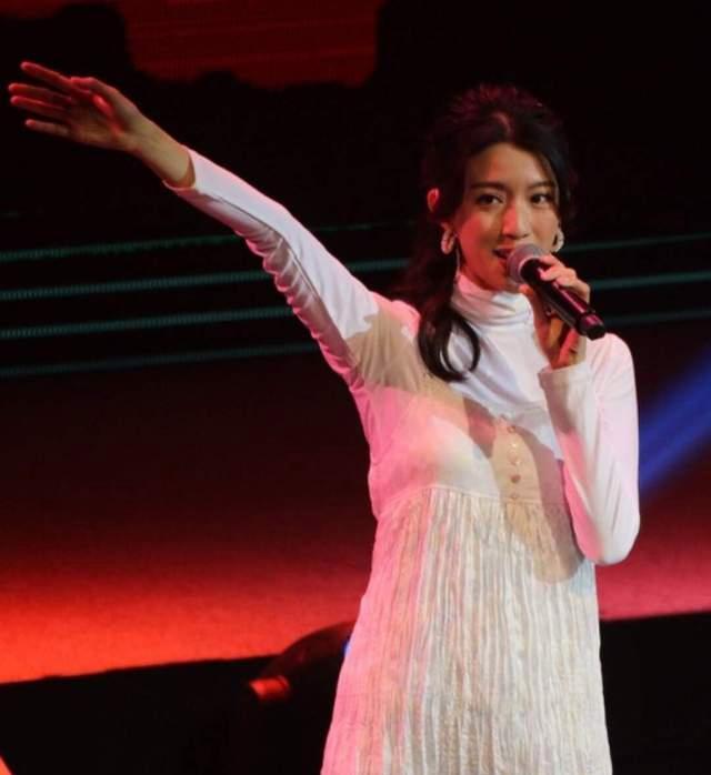 蔡思贝|TVB视后曾被问价一夜200万,今加拿大登台演出,获赞表演精彩