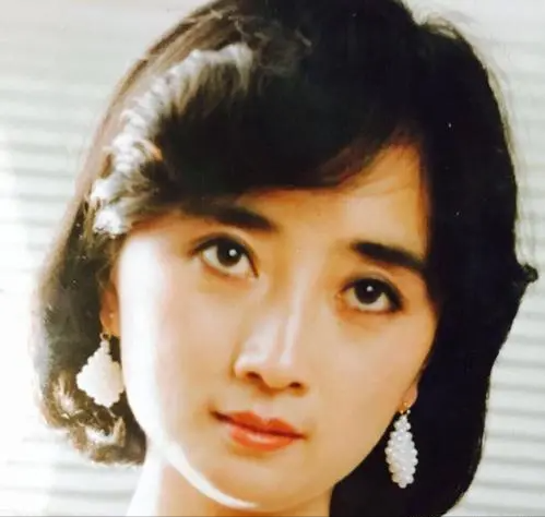 和“红楼第一帅”一见钟情,陈剑月到底有多美?这些照片就能证明