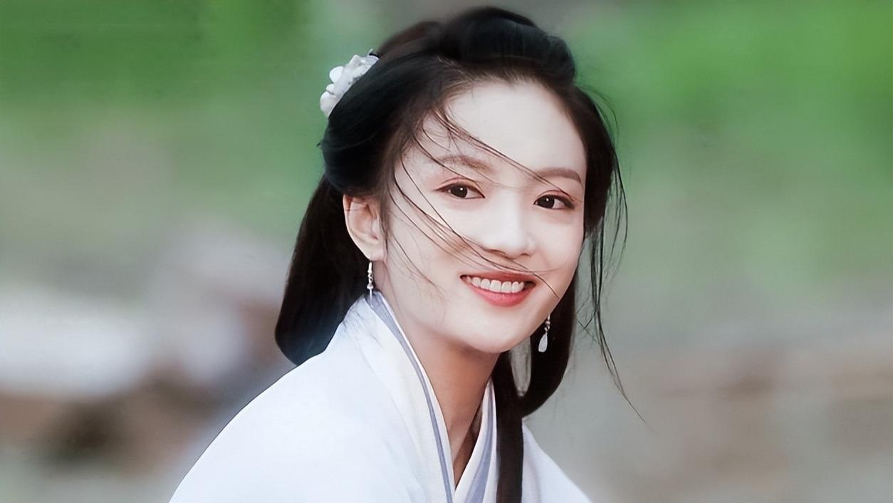 《国色芳华》告诉观众，当女配太过惊艳时，杨紫就不能只靠脸了